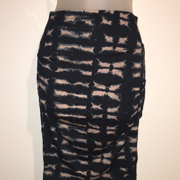 Nicole Miller Tye Dye Style Skirt. Size Petite Womans. Great Condition. - Picture 1 of 2